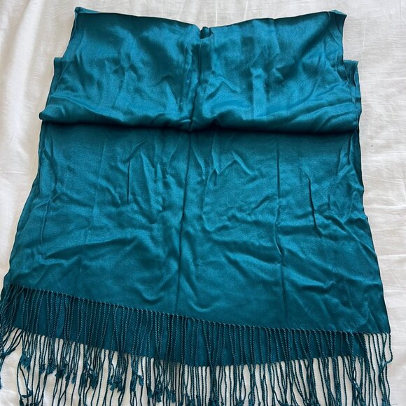 Vibrant teal wrap shawl - Picture 2 of 2